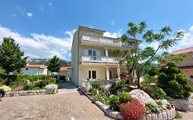 Apartments Velinka